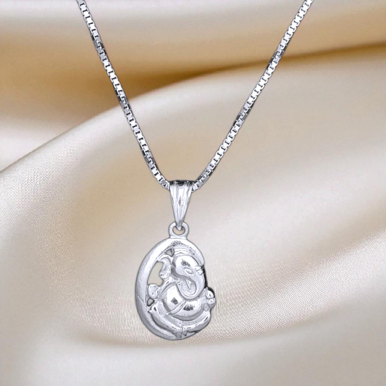 Silver Divine Ganpati Pendant with Chain