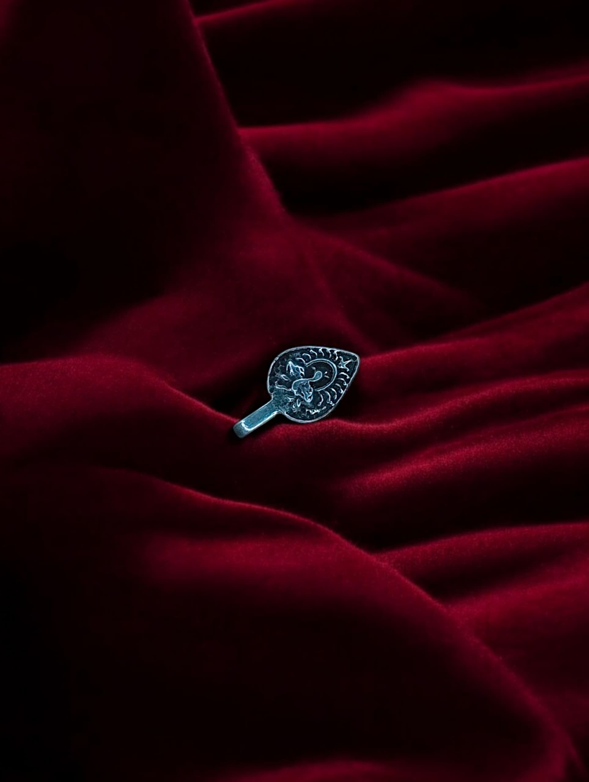 Nose Pin (Pressing) Oxidised Peacock Design - 925 Silver