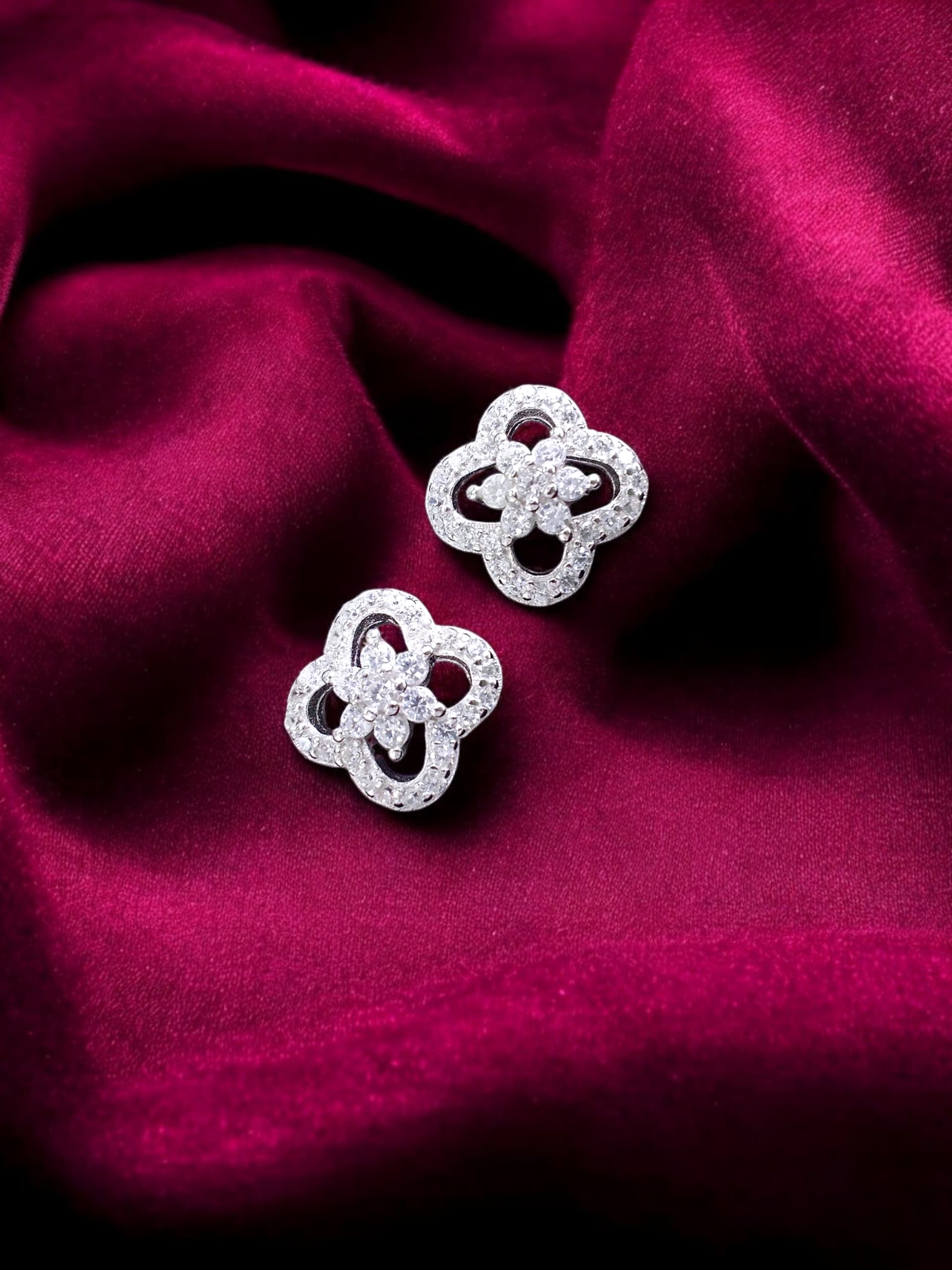 Floral Stud Earrings - 925 silver