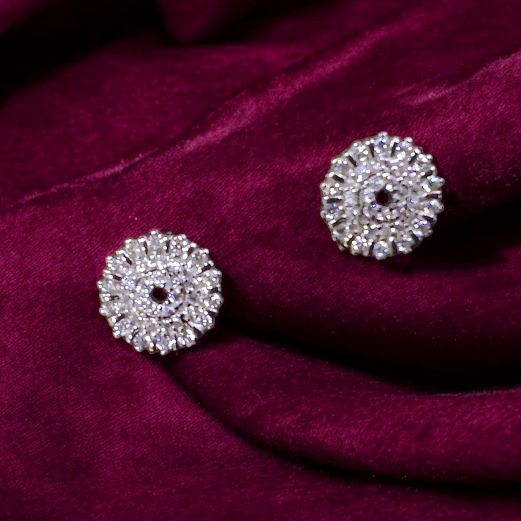 Round Stud Earrings - 925 silver