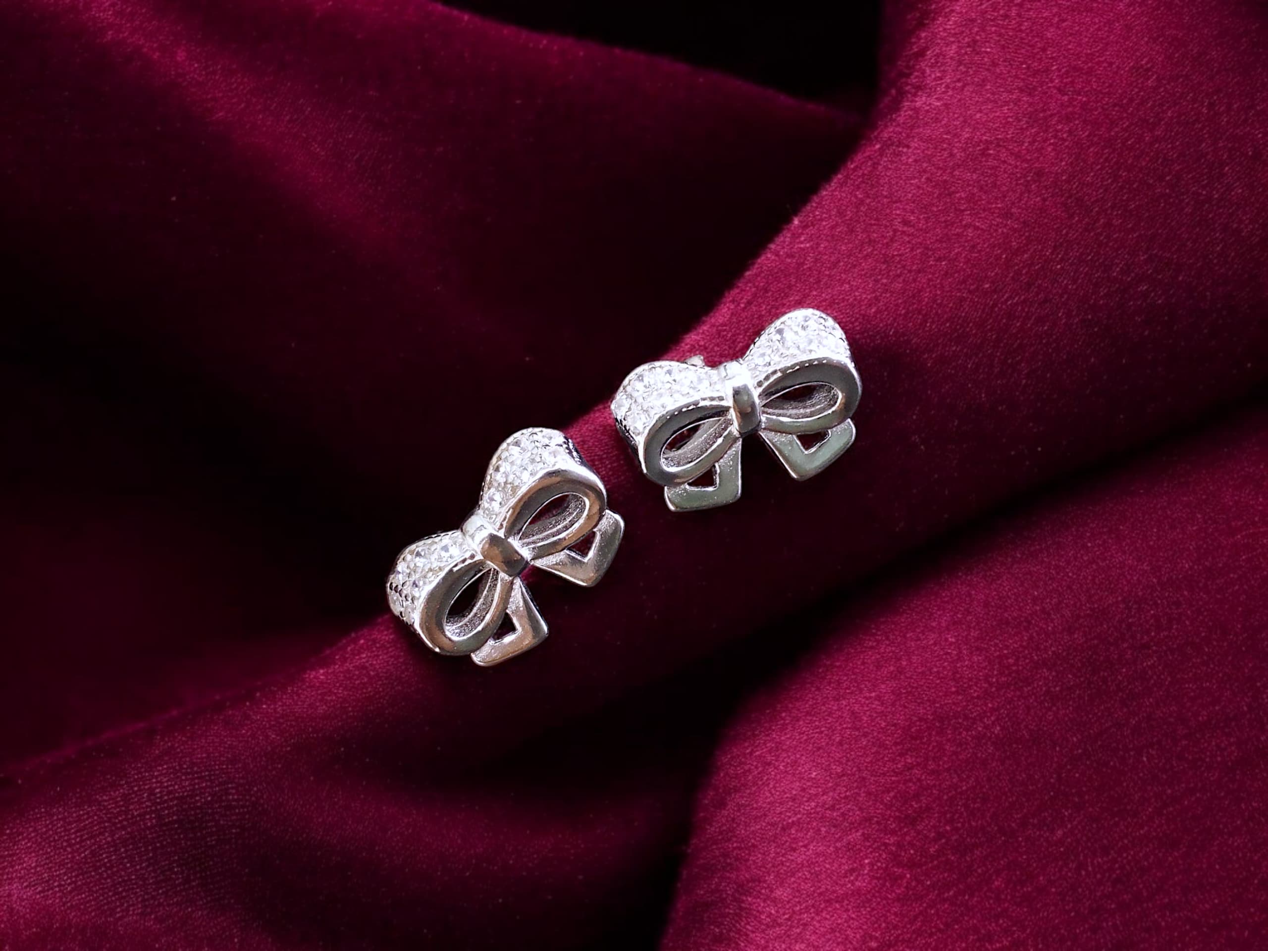 Bow Stud Earrings - 925 silver
