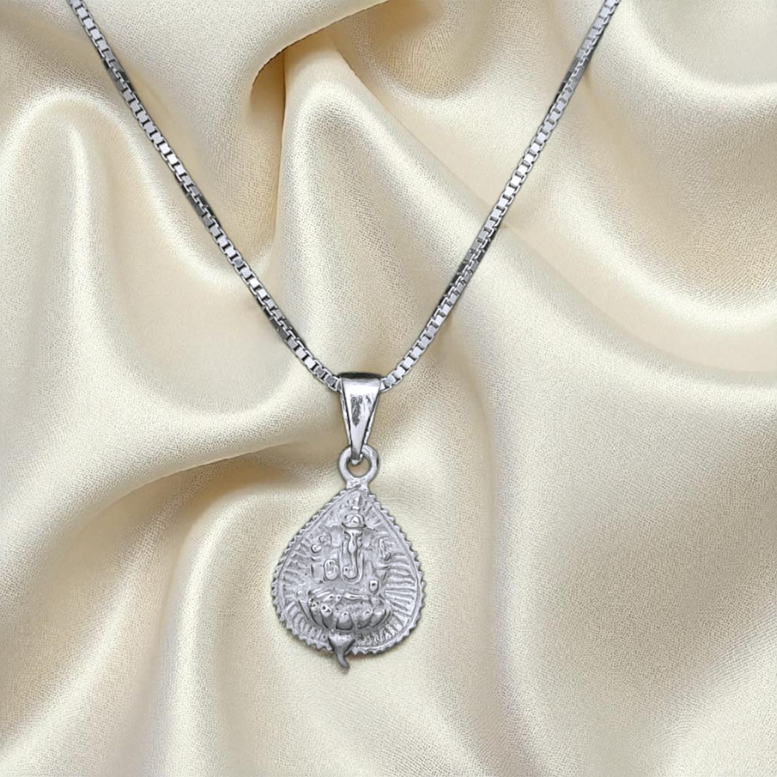 Ganesha Leaf Pendant with Chain - 925 Silver