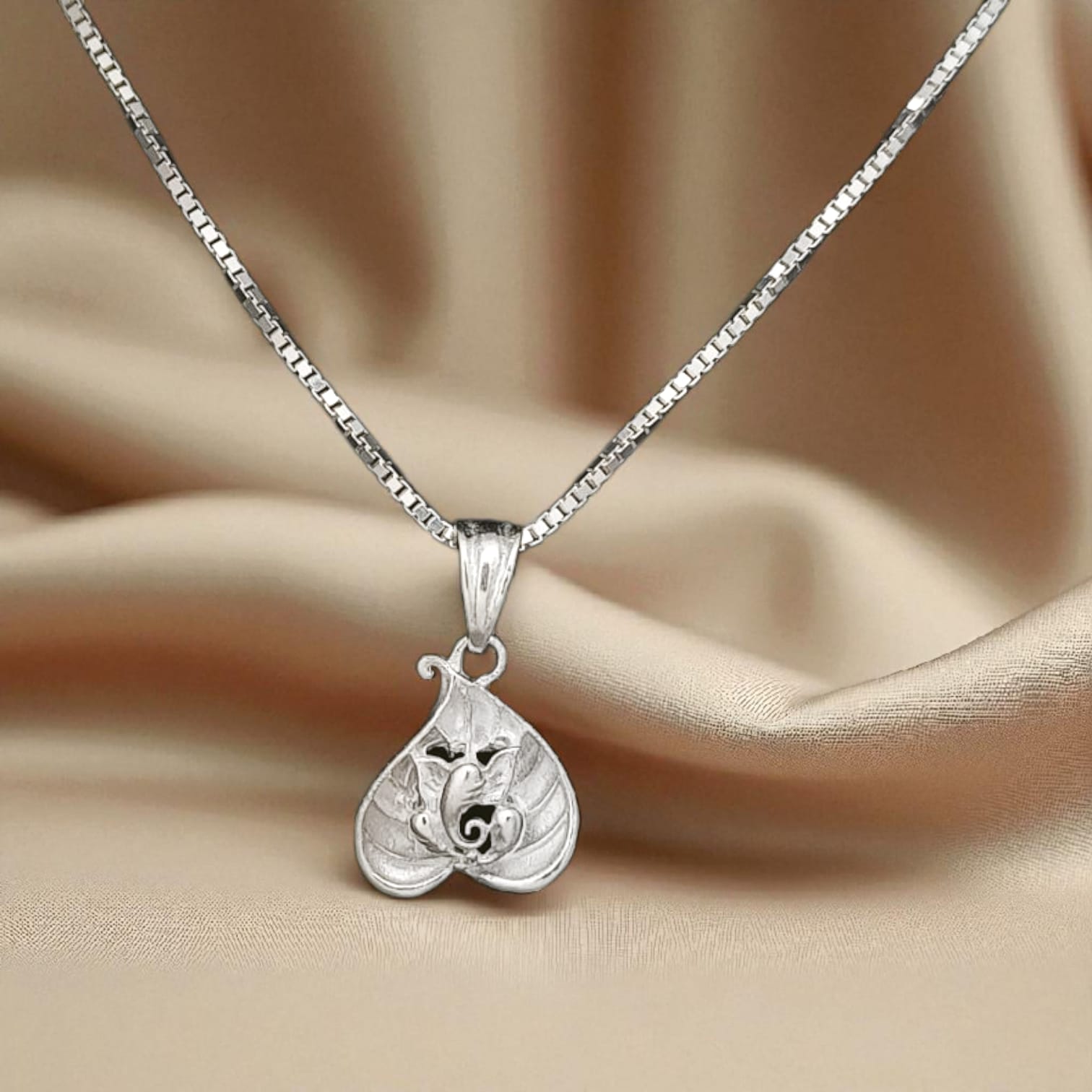Ganesha Leaf s4 Pendant with Chain - 925 Silver