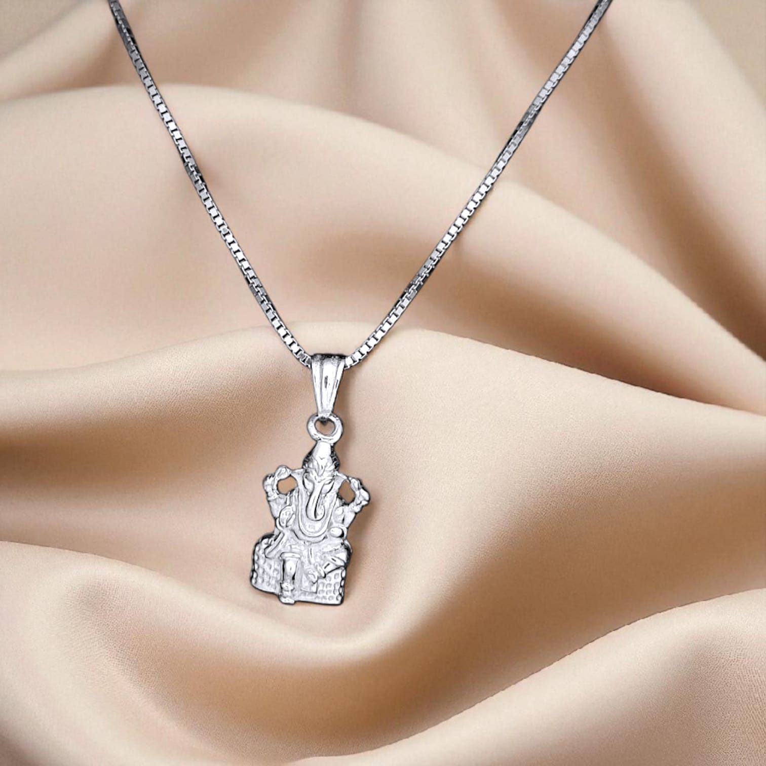 S5 Ganpati Pendant with Chain - 925 Silver