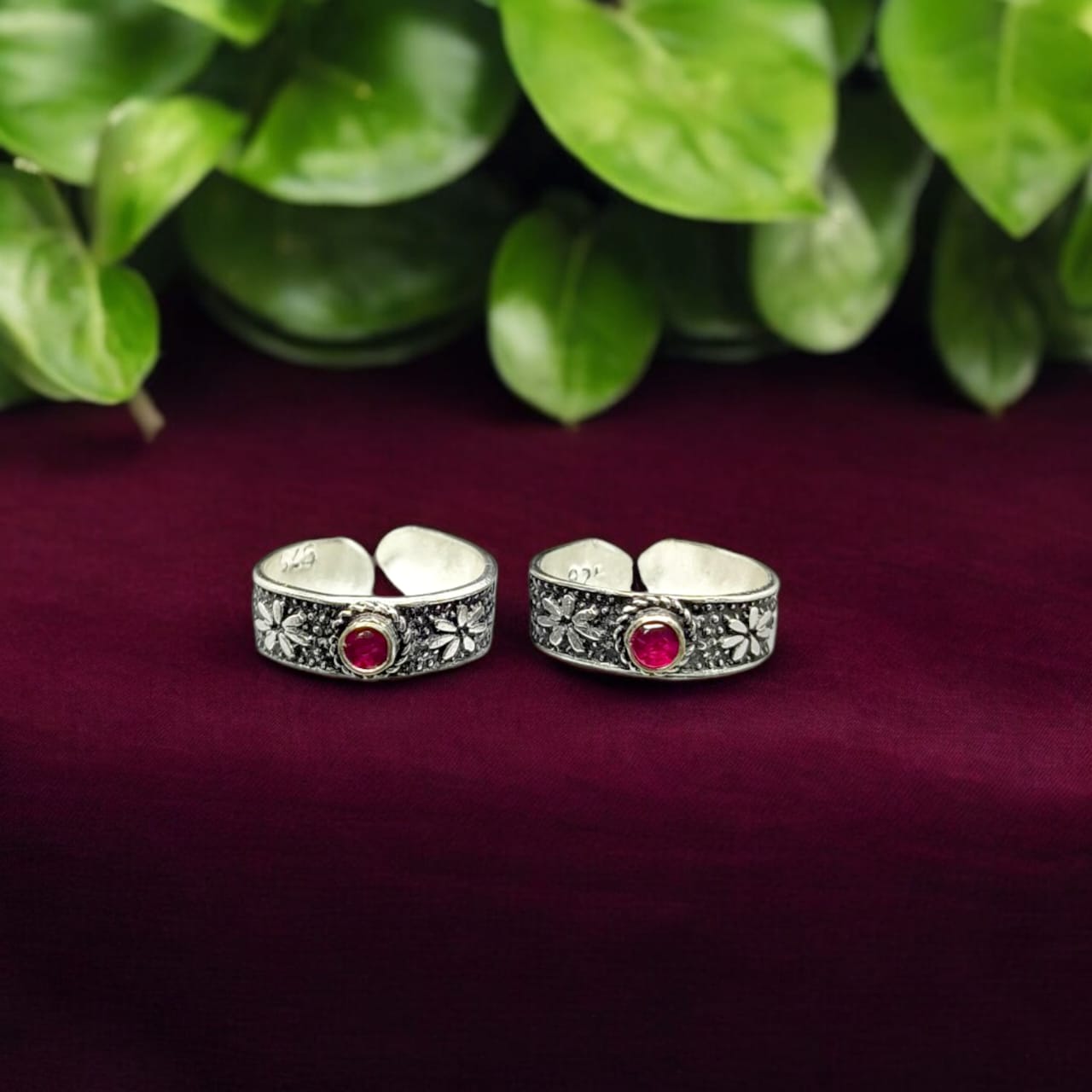 Silver Oxidised Floral Toe Ring