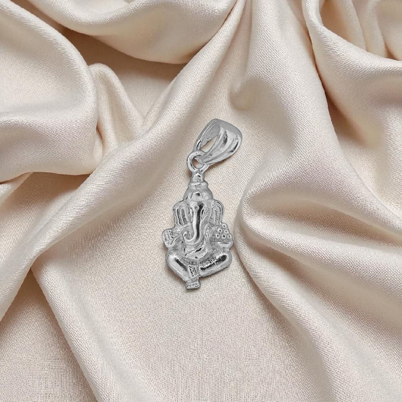 S2 Silver Lord Ganesha Pendant