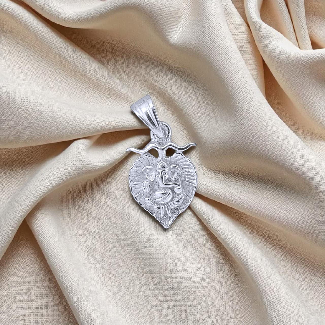 Silver Ganpati Leaf Pendant