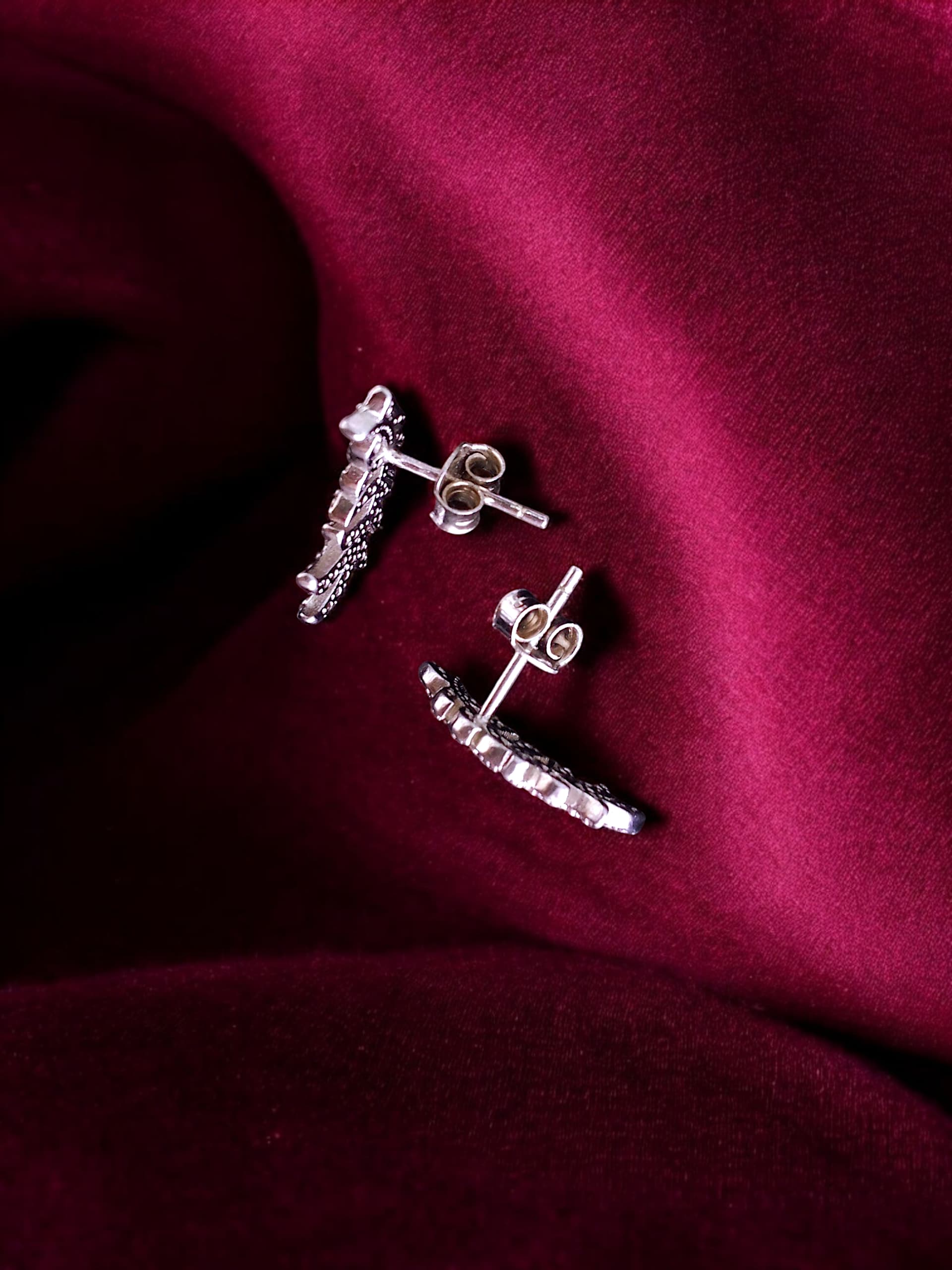 Leaf Stud Earrings - 925 silver