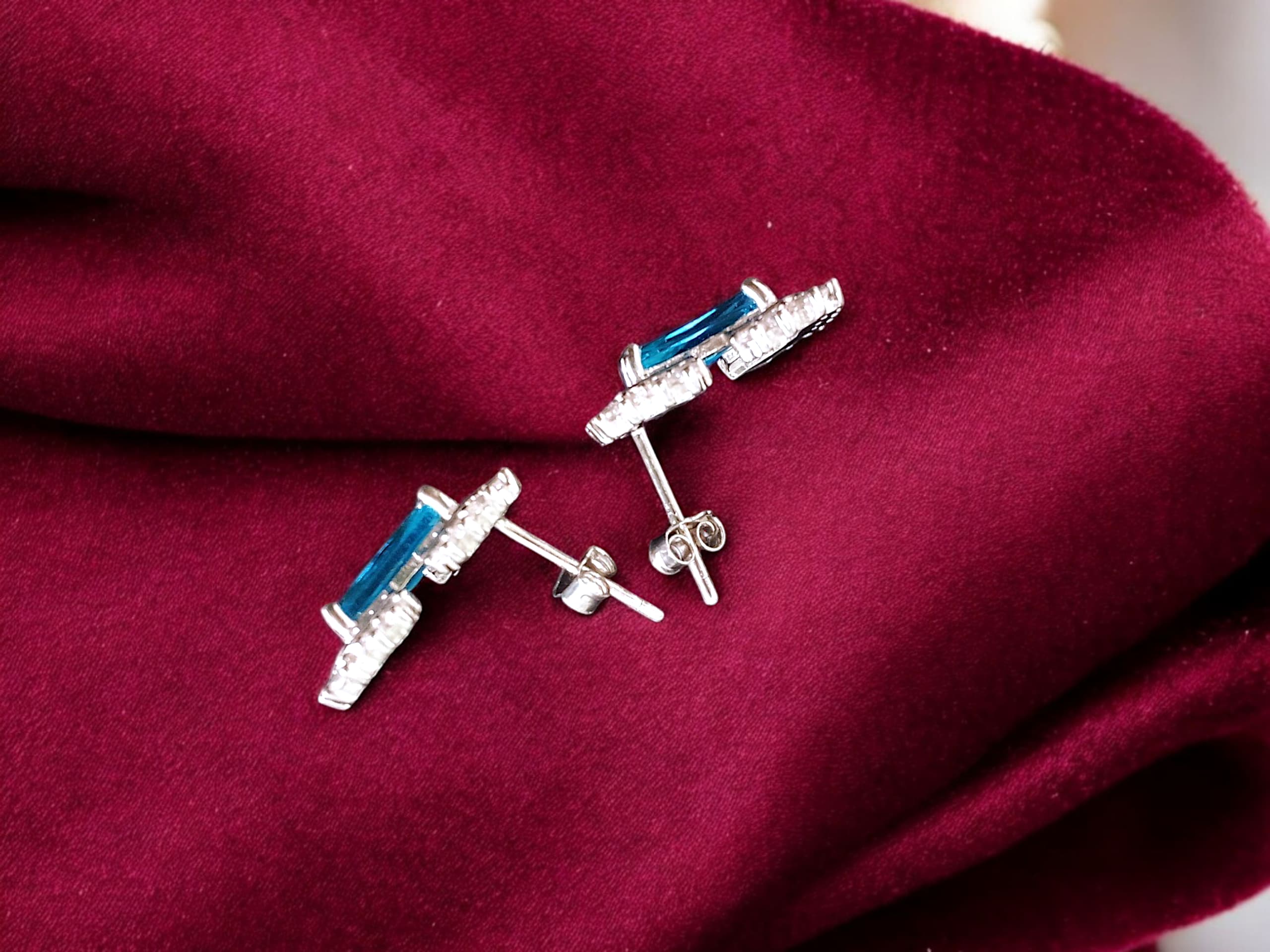 Blue Gemstone Stud Earrings - 925 silver