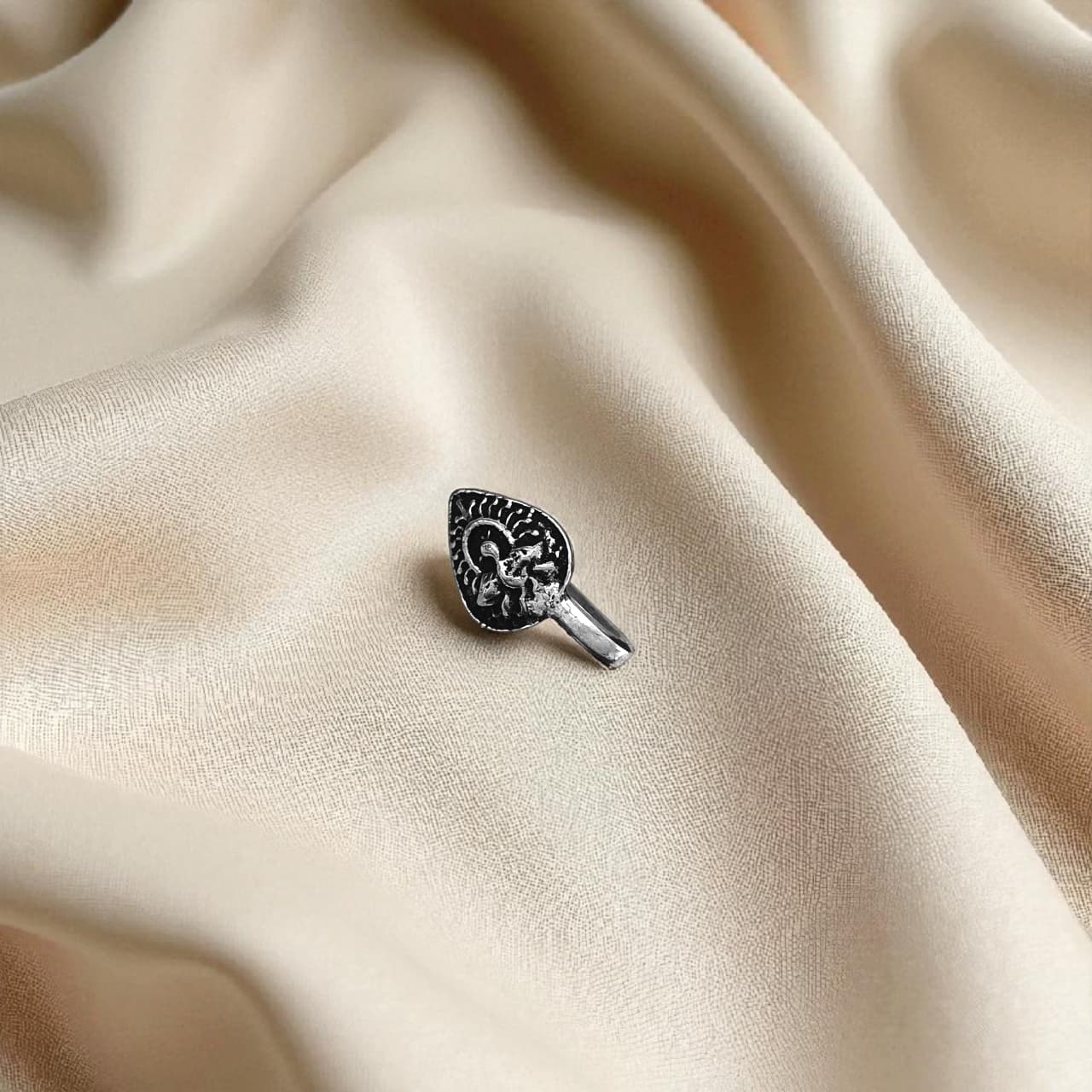 Nose Pin (Pressing) Oxidised Peacock Design - 925 Silver