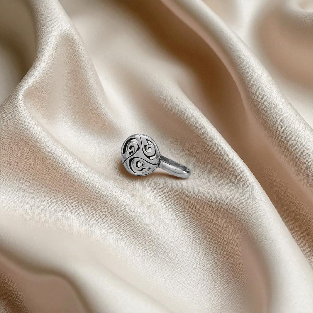 Nose Pin (Pressing) Swirl Round Shaped - 925 Silver