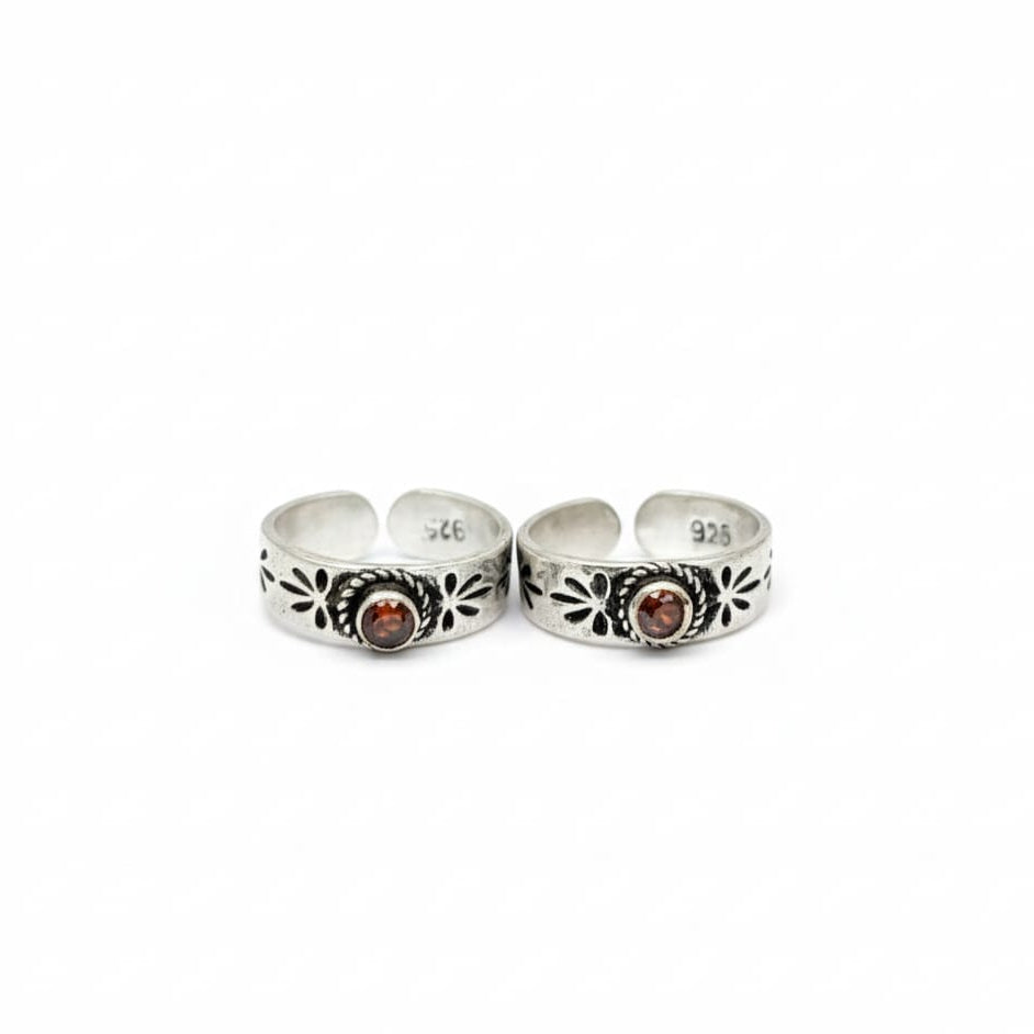 Oxidised Red Diamond Toe Ring of Pair-925 Silver